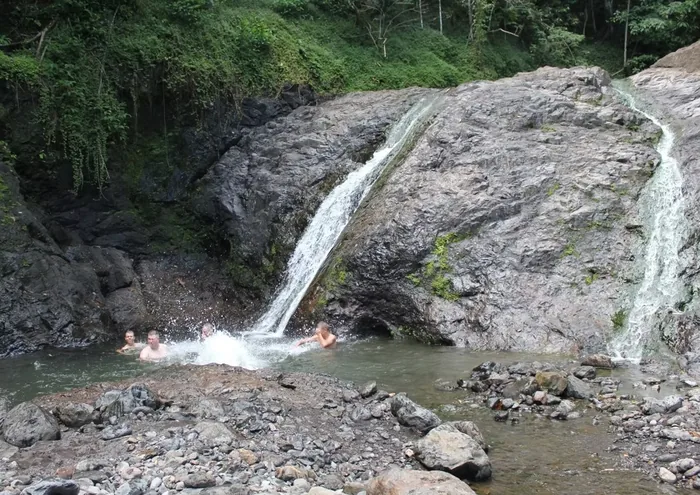 НА ВОДОПАДАХ
