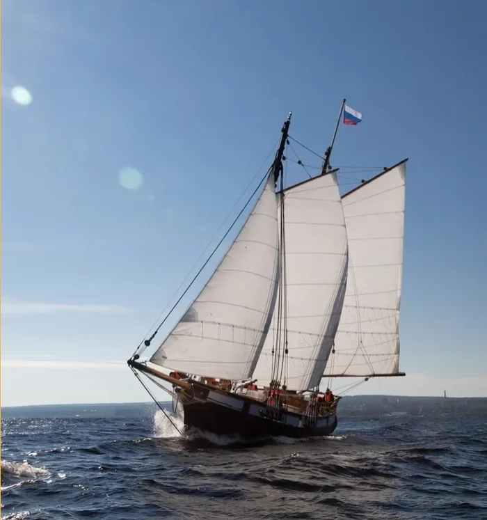 Постройка Молодежной Морской Лигой учебной парусной шхуны «Лена» для совместных морских программ с ВДЦ «Океан»